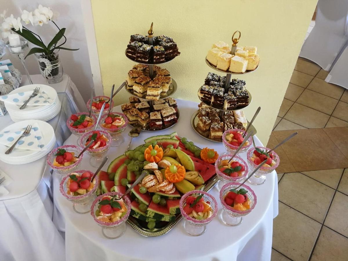 Sloneczna Hotel Miedzygorze Kültér fotó